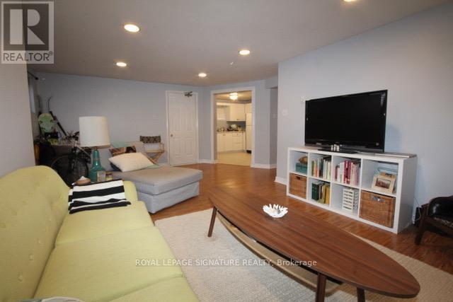 31 Marina Ave in Toronto, ON - Building Photo - Building Photo