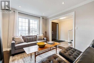 2369 Proudfoot Trail in Oakville, ON - Building Photo - Building Photo