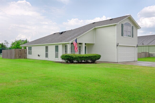 14605 Ophiuchus Ct in Willis, TX - Building Photo - Building Photo