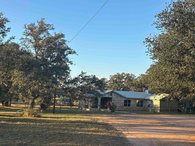 118 Reed Ranch Rd in Buchanan Dam, TX - Building Photo - Building Photo