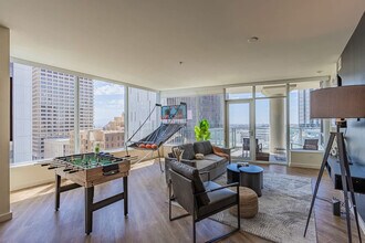 44 W Monroe St in Phoenix, AZ - Building Photo - Building Photo