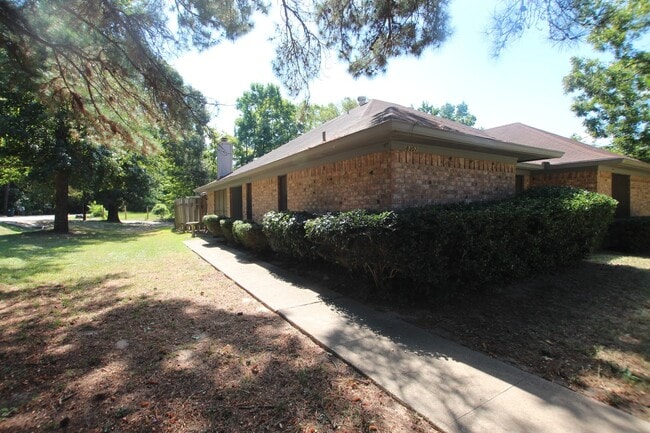 8302-8304 Garrett Dr in Tyler, TX - Building Photo - Building Photo