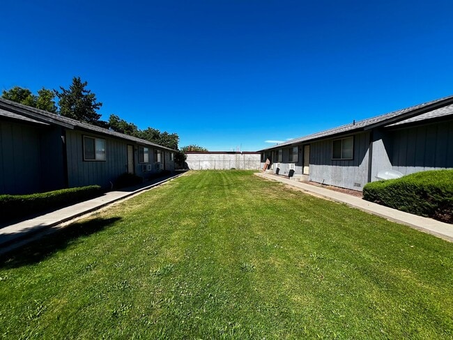 property at 4803 Bonnie Ln