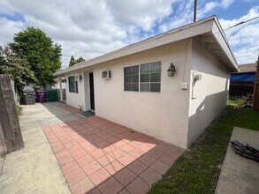 2425 W Cameron St in Long Beach, CA - Building Photo - Building Photo
