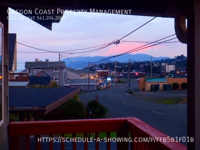 339 SW Ebb Ave-Unit -A in Lincoln City, OR - Building Photo - Building Photo