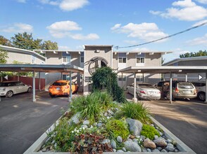 8921 E Liberty Ave in Millwood, WA - Building Photo - Building Photo