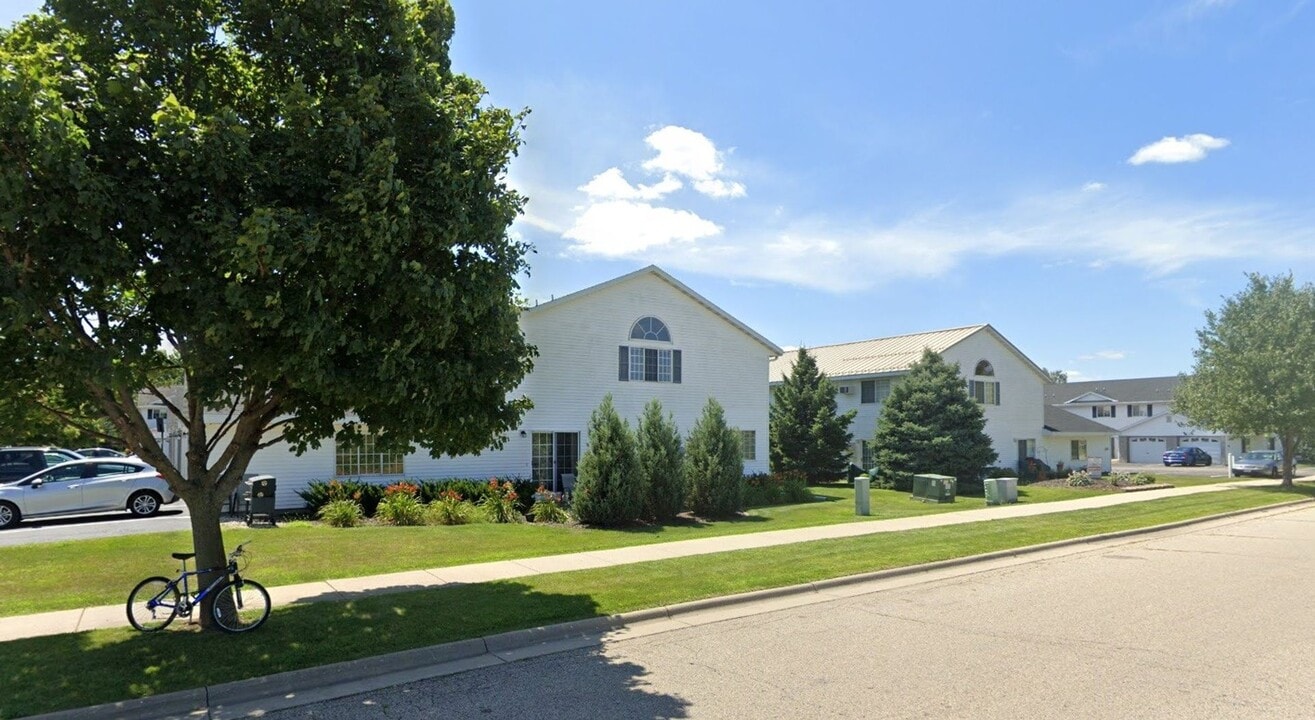 3512 Midvale Dr in Janesville, WI - Building Photo