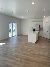 613 N Pear Dr in Lehi, UT - Building Photo - Building Photo