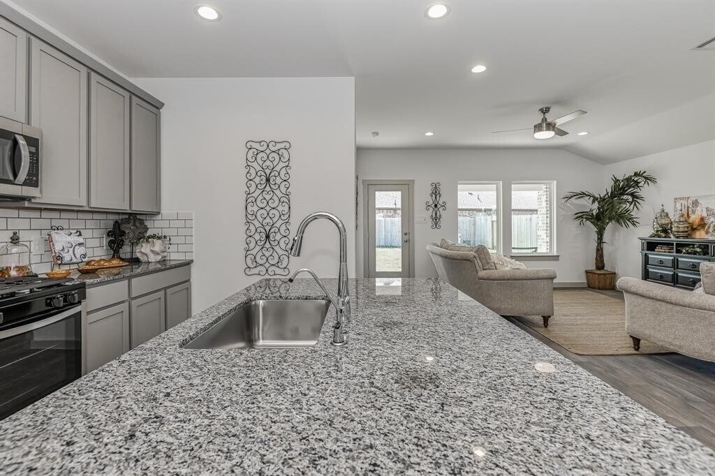 1522 Truckee River Dr in Rosharon, TX - Building Photo