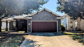 110 Fence Line Dr in San Marcos, TX - Building Photo