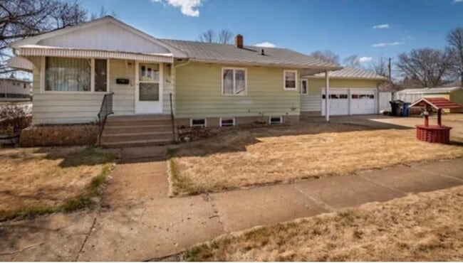 905 Park Ave in Dickinson, ND - Building Photo - Building Photo