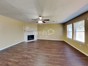 149 Bristol Bend Ln in Dickinson, TX - Foto de edificio - Building Photo