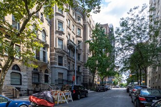 303 W 80th St in New York, NY - Building Photo - Building Photo