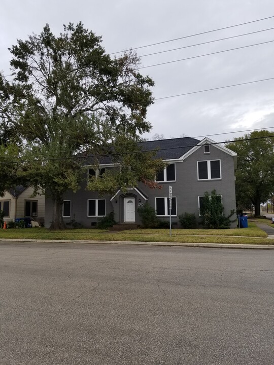 2415 Avenue G, Unit Apt. #2 in Rosenberg, TX - Building Photo