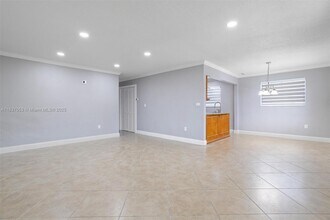 3240 SW 69th Ave in Miami, FL - Building Photo - Building Photo