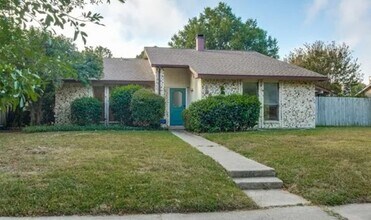 803 Meadowlark Dr in Lewisville, TX - Foto de edificio - Building Photo