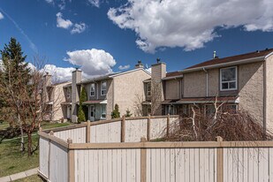 14115 23 St NW in Edmonton, AB - Building Photo