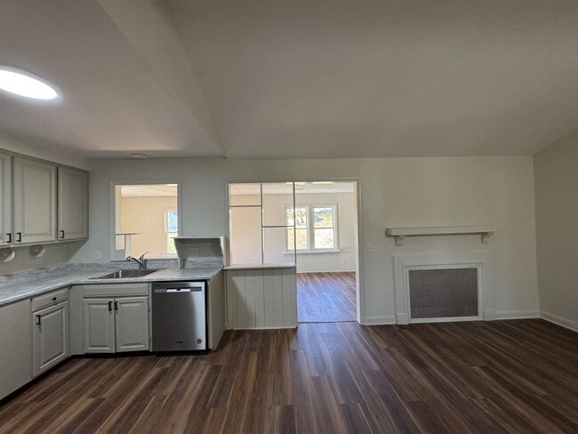 317 Briarlea Dr in Ronda, NC - Building Photo - Building Photo