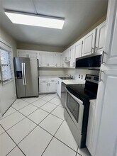 20400 W Country Club Dr, Unit 608 in Aventura, FL - Building Photo - Building Photo