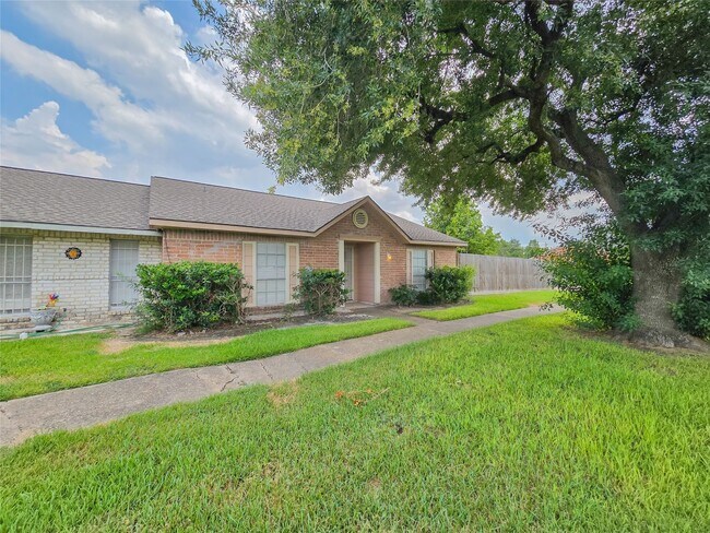 12811 High Star Dr in Houston, TX - Building Photo - Building Photo
