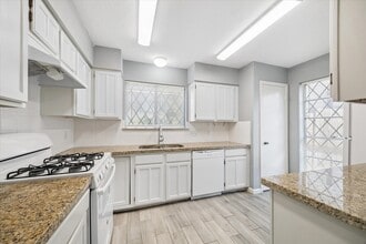 7235 Gallant Glen Ln in Houston, TX - Building Photo - Building Photo