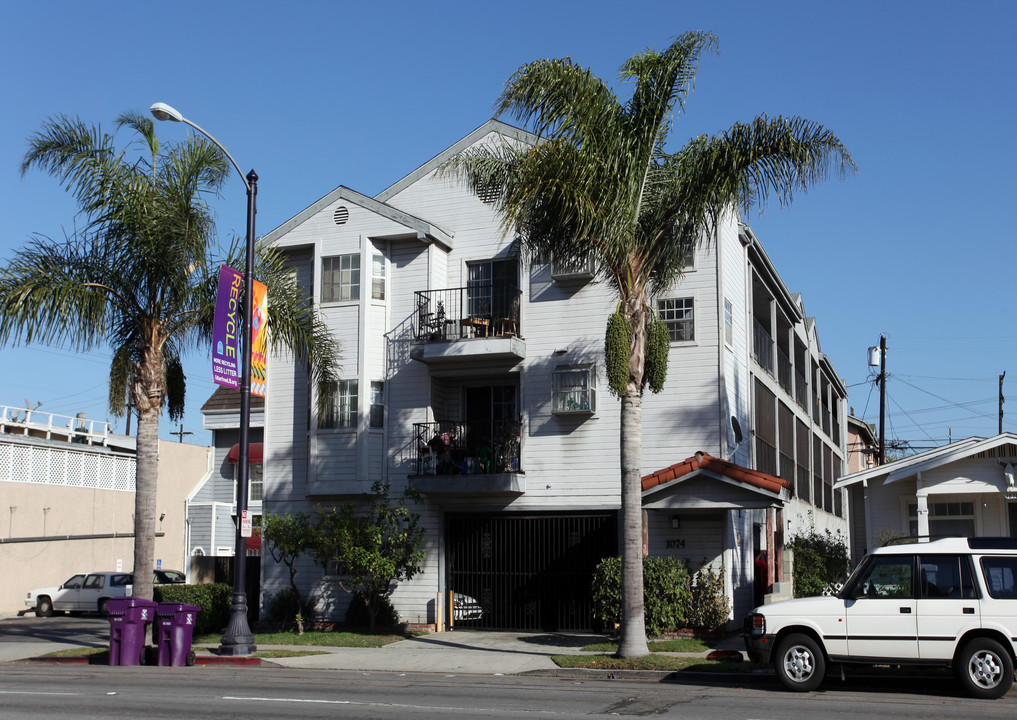 1074 Redondo Ave in Long Beach, CA - Building Photo