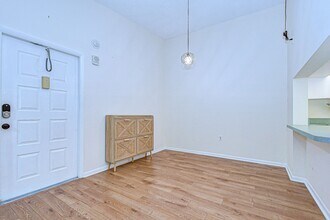 3161 Lake Pine Way S in Tarpon Springs, FL - Building Photo - Building Photo