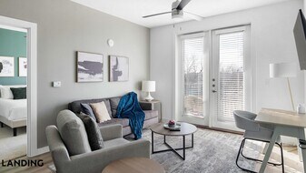 217 S Garland Ave, Unit 3203 in Garland, TX - Building Photo