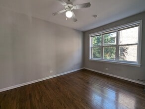 928 W Dakin St, Unit 310 in Chicago, IL - Building Photo - Building Photo