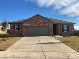 2640 Salado Creek Ln in Glenn Heights, TX - Building Photo