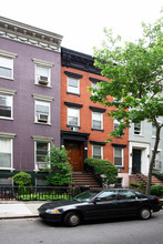 329 W 19th St in New York, NY - Building Photo - Building Photo