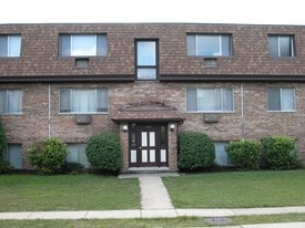 685 W Pickwick Ct Apartments