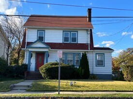 65 Van Ness Terrace, Unit 67 in Maplewood, NJ - Building Photo