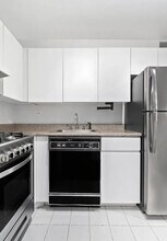 222 W 14th St in New York, NY - Building Photo - Building Photo