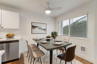 SAGEWOOD ESTATES in Portland, OR - Foto de edificio - Building Photo