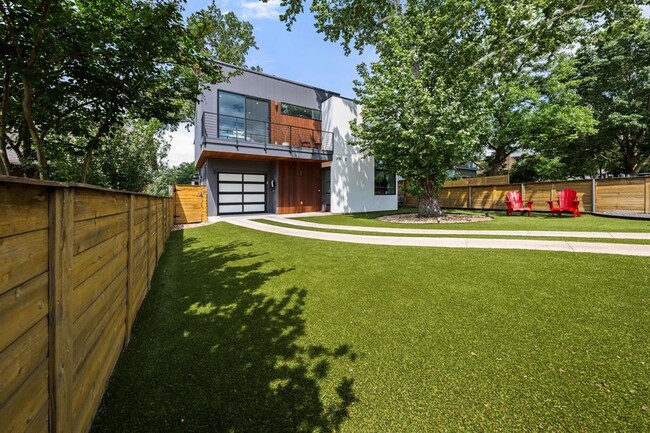 property at 206 Braeswood Rd