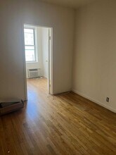 320 W 96th St in New York, NY - Building Photo - Building Photo