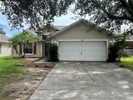 1140 Cedarwood Way in Clermont, FL - Building Photo