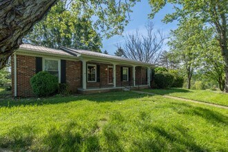 1011 Westminster Dr in Johnson City, TN - Building Photo - Building Photo
