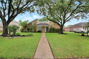 15326 Glamorgan Dr in Jersey Village, TX - Building Photo