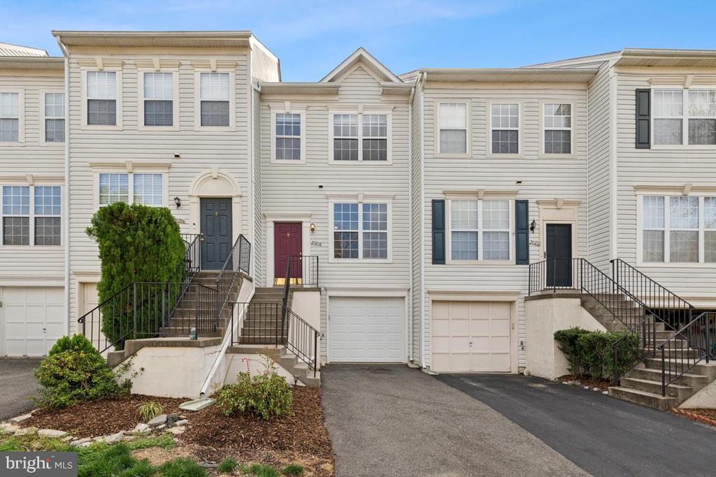 20208 Bar Harbor Terrace in Ashburn, VA - Building Photo
