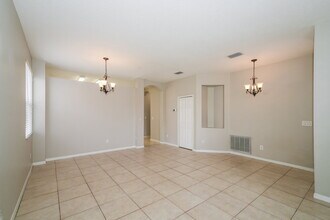 5426 Passing Pine Ln, Unit 408 17th Street NW 14 in Zephyrhills, FL - Foto de edificio - Building Photo