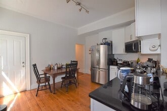 135 Otis St, Unit 1 in Cambridge, MA - Foto de edificio - Building Photo
