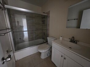 4485 Barna Ave in Titusville, FL - Foto de edificio - Building Photo