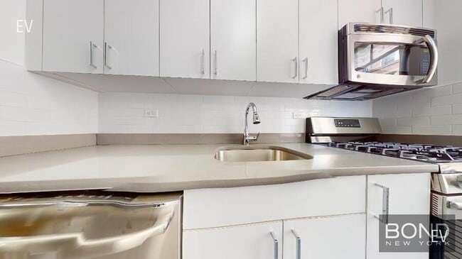 property at 20 5th Ave