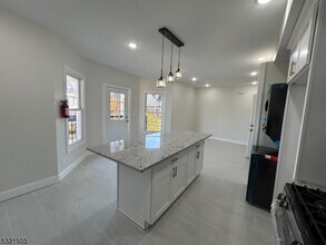 19 Fairview Pl-Unit -2 in Kearny, NJ - Foto de edificio - Building Photo