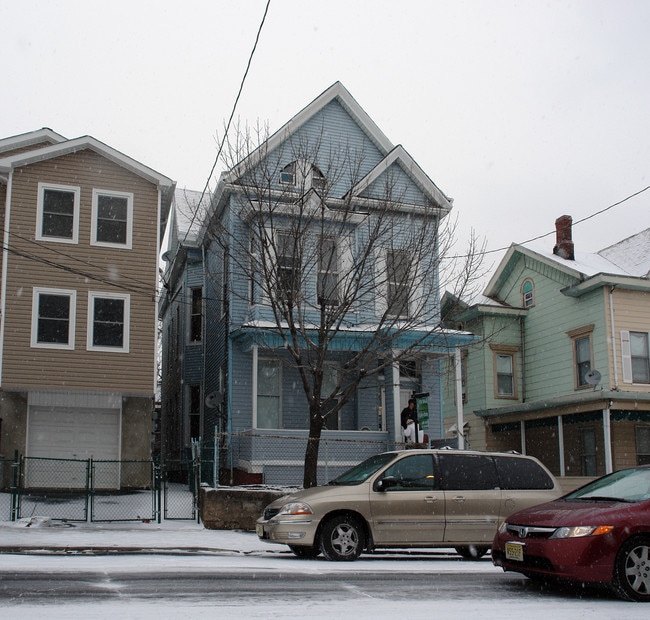 197 Park Ave in Paterson, NJ - Building Photo - Building Photo