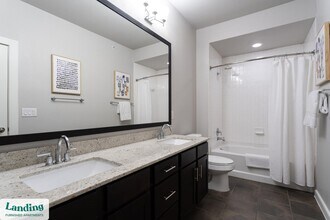 4300 Cromwell Dr, Unit 2302 in Kyle, TX - Foto de edificio - Building Photo