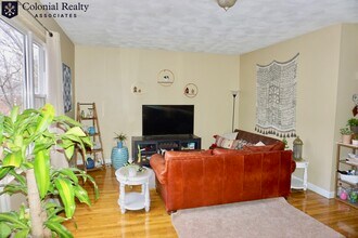 19 Highgate St in Boston, MA - Foto de edificio - Building Photo