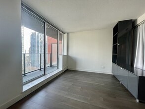 1325 Rolston St in Vancouver, BC - Building Photo - Building Photo